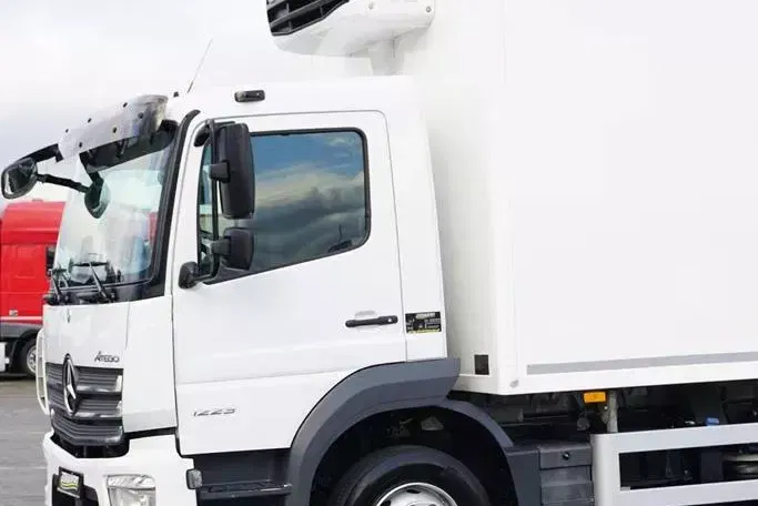Mercedes ATEGO / 1223 / ACC / EURO 6 / CHŁODNIA + WINDA / MULTITEMPERATURA zdjęcie 28
