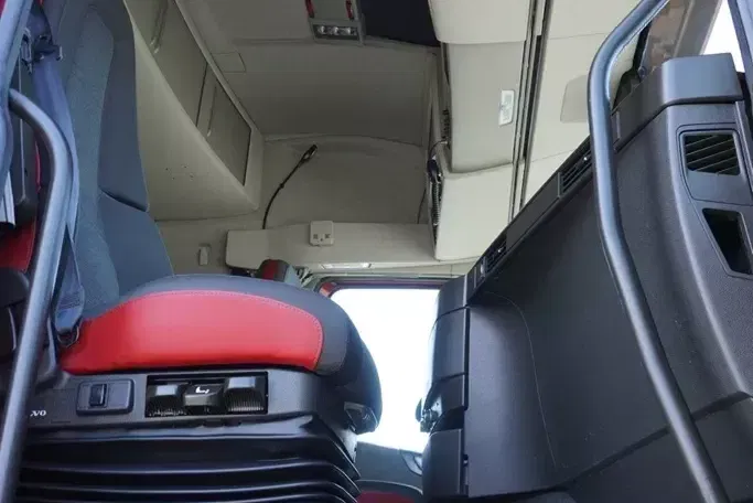 Volvo FH / 500 / EURO 6 / ACC / I -COOL / GLOBETROTTER zdjęcie 8