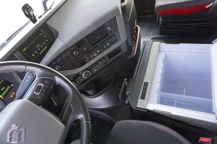 Volvo FH / 500 / EURO 6 / ACC / I -COOL / GLOBETROTTER zdjęcie 9