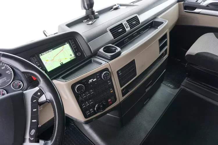 MAN / TGX / 26.460 / E 6 / BURTO-FIRANKA / 18 PALET / OS SKRĘTNA / RETARDER / ŁAD. 15 435 KG zdjęcie 39