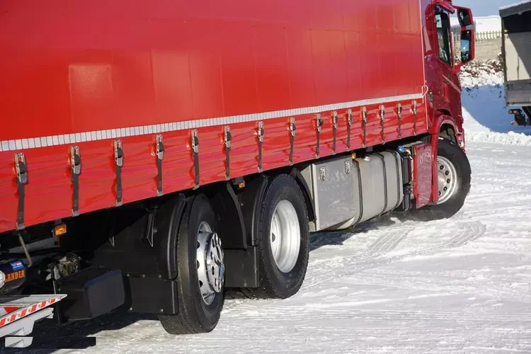 Scania P 280 / ACC / E 6 / FIRANKA + WINDA / 20 PALET / DŁ. 8.2 M / OŚ SKRĘTNA zdjęcie 19