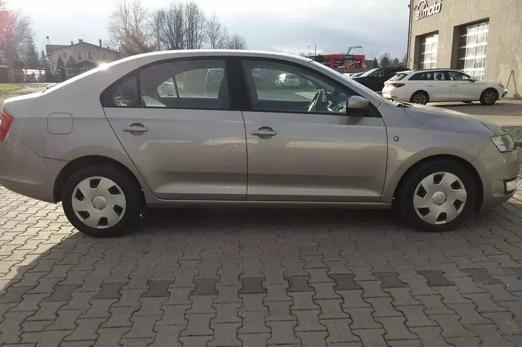Skoda rapid zdjęcie 1