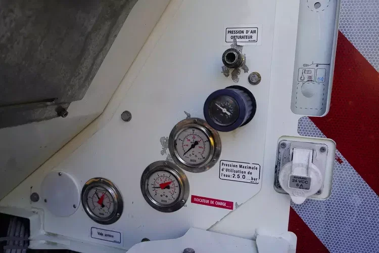 MAN TGM 26.340 E6 / Beczka asenizacyjna Rivard 11.8 m3 / 110 tys. km / oś skrętna zdjęcie 14