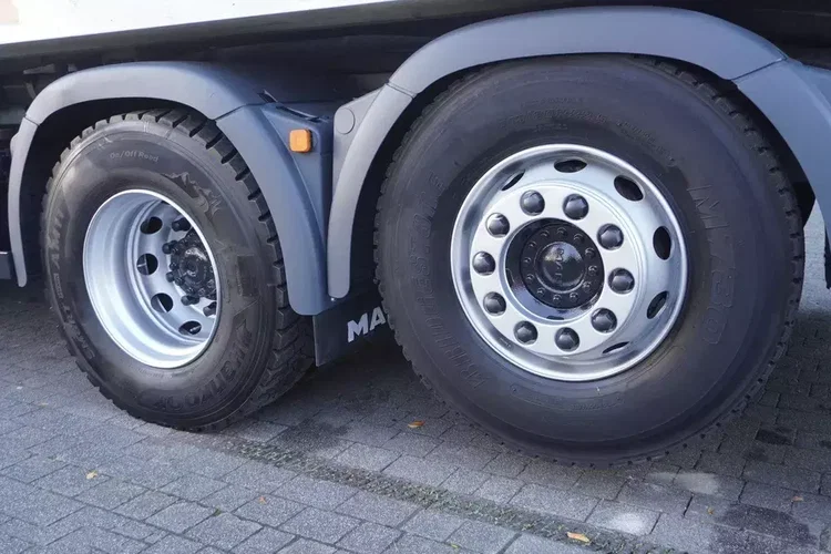 MAN TGM 26.340 E6 / Beczka asenizacyjna Rivard 11.8 m3 / 110 tys. km / oś skrętna zdjęcie 21