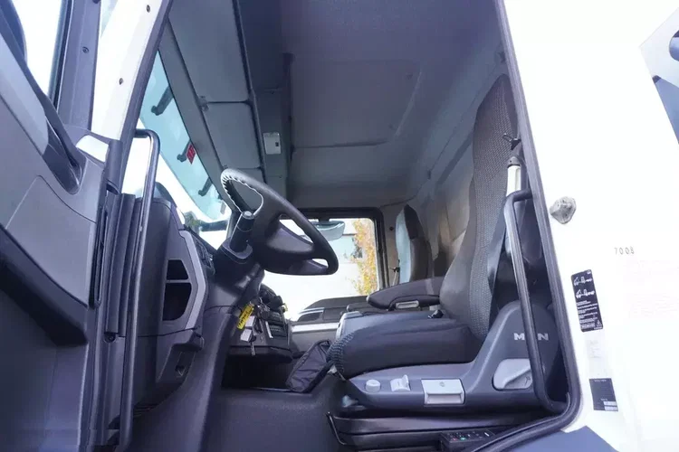 MAN TGM 26.340 E6 / Beczka asenizacyjna Rivard 11.8 m3 / 110 tys. km / oś skrętna zdjęcie 22