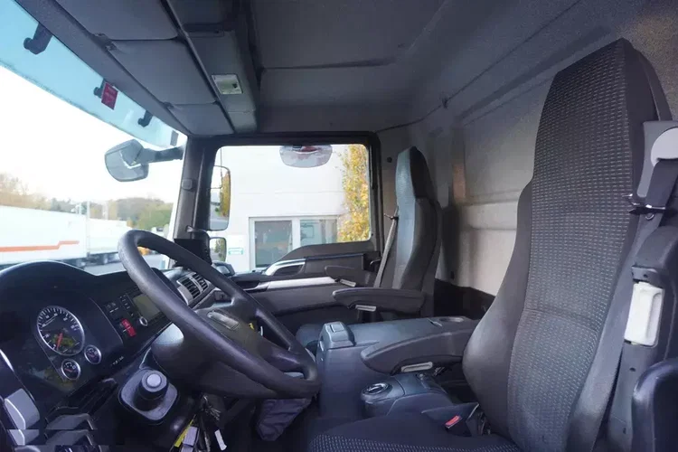 MAN TGM 26.340 E6 / Beczka asenizacyjna Rivard 11.8 m3 / 110 tys. km / oś skrętna zdjęcie 23