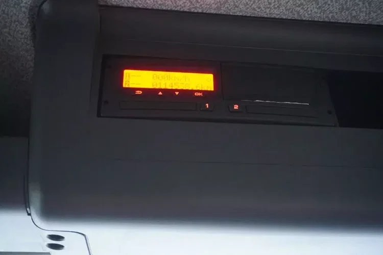 MAN TGM 26.340 E6 / Beczka asenizacyjna Rivard 11.8 m3 / 110 tys. km / oś skrętna zdjęcie 25