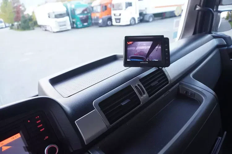 MAN TGM 26.340 E6 / Beczka asenizacyjna Rivard 11.8 m3 / 110 tys. km / oś skrętna zdjęcie 26