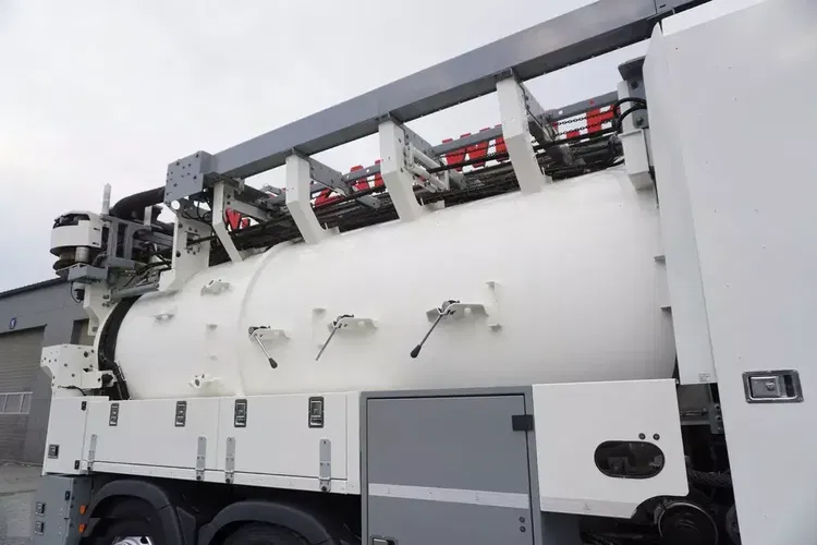 MAN TGS 26.360 E6 / Zabudowa WUKO Rivard 18 m3 / 180 tys. km / oś skrętna zdjęcie 10