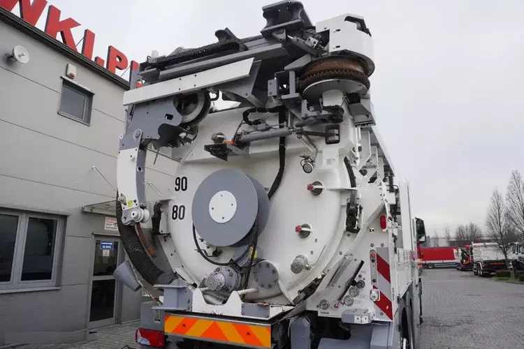 MAN TGS 26.360 E6 / Zabudowa WUKO Rivard 18 m3 / 180 tys. km / oś skrętna zdjęcie 15