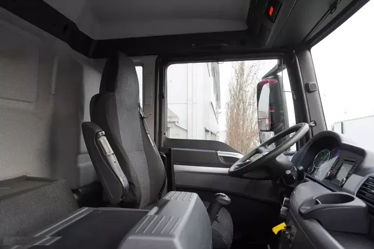 MAN TGS 26.360 E6 / Zabudowa WUKO Rivard 18 m3 / 180 tys. km / oś skrętna zdjęcie 28