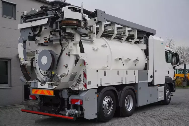 MAN TGS 26.360 E6 / Zabudowa WUKO Rivard 18 m3 / 180 tys. km / oś skrętna zdjęcie 5