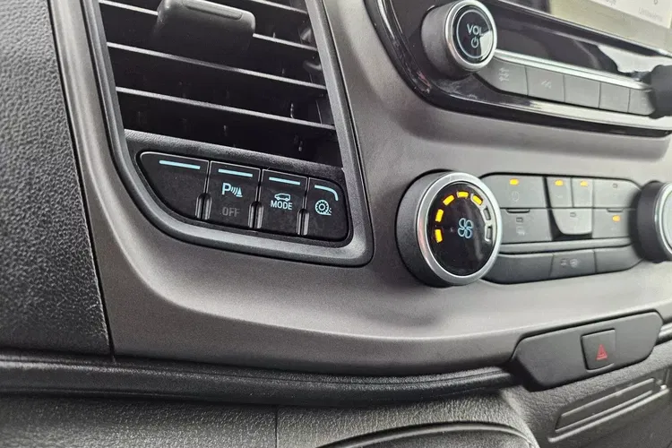 Ford transit-custom L2H1 *84999zł NETTO* 2.0TdCi/131KM zdjęcie 29