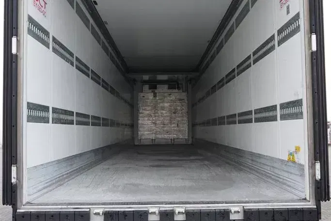 Schmitz / CHŁODNIA / CARRIER VECTOR 1550 / OŚ PODNOSZONA zdjęcie 10