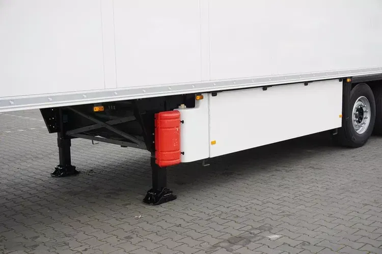 Schmitz / CHŁODNIA / CARRIER VECTOR 1550 / OŚ PODNOSZONA zdjęcie 16