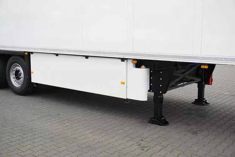 Schmitz / CHŁODNIA / CARRIER VECTOR 1550 / OŚ PODNOSZONA zdjęcie 17