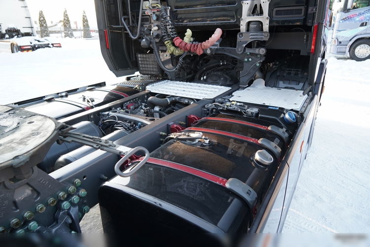 Scania S 500 / RETARDER / CAŁĄ NA PODUSZKACH / KLIMA POSTOJOWA / SKÓRY / OPONY 100% / ALUFELGI zdjęcie 18