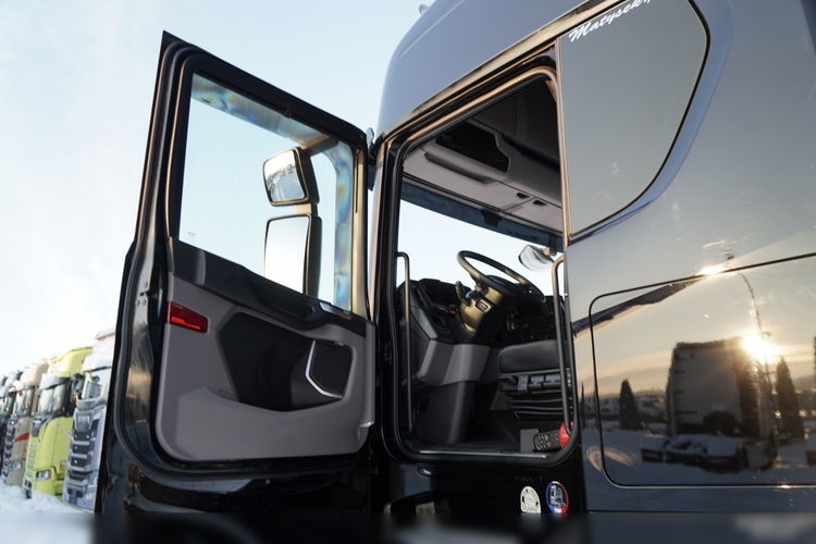 Scania S 500 / RETARDER / CAŁĄ NA PODUSZKACH / KLIMA POSTOJOWA / SKÓRY / OPONY 100% / ALUFELGI zdjęcie 24