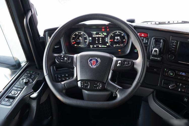 Scania S 500 / RETARDER / CAŁĄ NA PODUSZKACH / KLIMA POSTOJOWA / SKÓRY / OPONY 100% / ALUFELGI zdjęcie 30