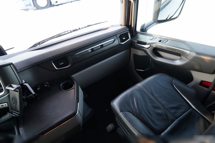 Scania S 500 / RETARDER / CAŁĄ NA PODUSZKACH / KLIMA POSTOJOWA / SKÓRY / OPONY 100% / ALUFELGI zdjęcie 34