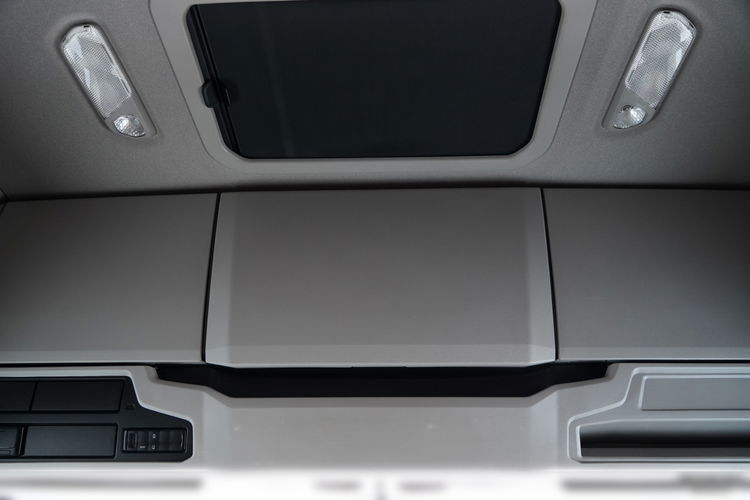 Scania S 500 / RETARDER / CAŁĄ NA PODUSZKACH / KLIMA POSTOJOWA / SKÓRY / OPONY 100% / ALUFELGI zdjęcie 36