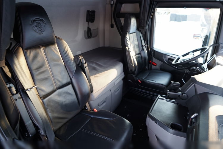 Scania S 500 / RETARDER / CAŁĄ NA PODUSZKACH / KLIMA POSTOJOWA / SKÓRY / OPONY 100% / ALUFELGI zdjęcie 37