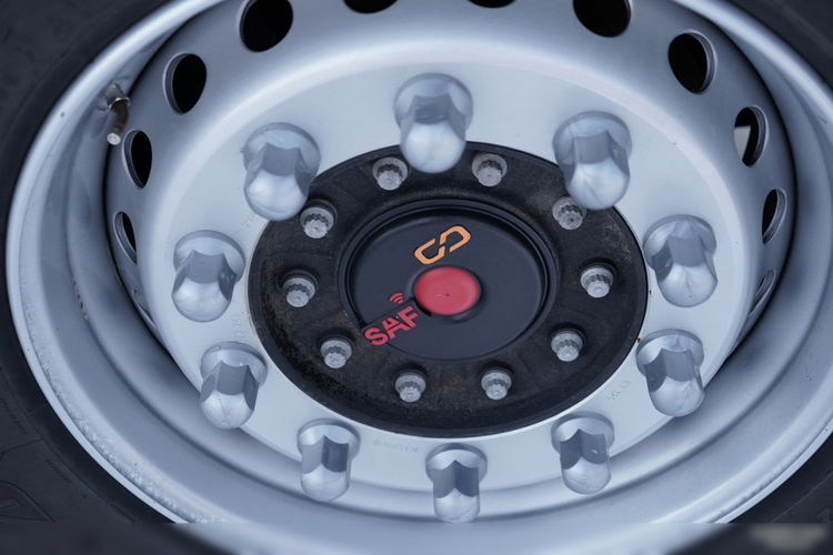 Mega WYWROTKA / 26 m3 / STALOWA / STANDARD / OŚ PODNOSZONA / SAF  FARYCZNIE NOWA   zdjęcie 19