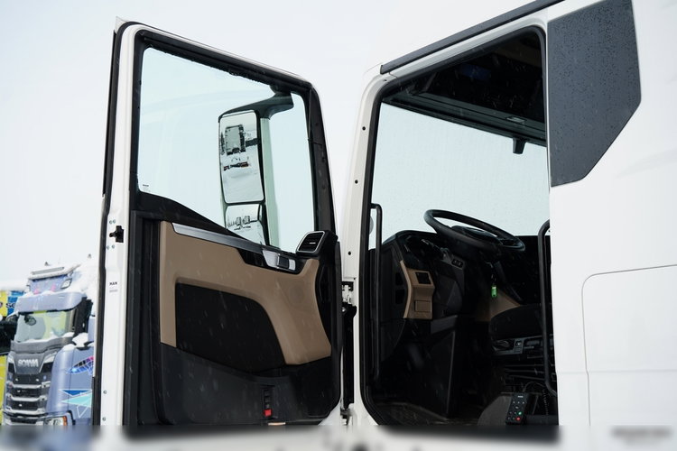 MAN TGX 18.470 / GM / RETARDER / KLIMA POSTOJOWA /  NAVI  zdjęcie 24