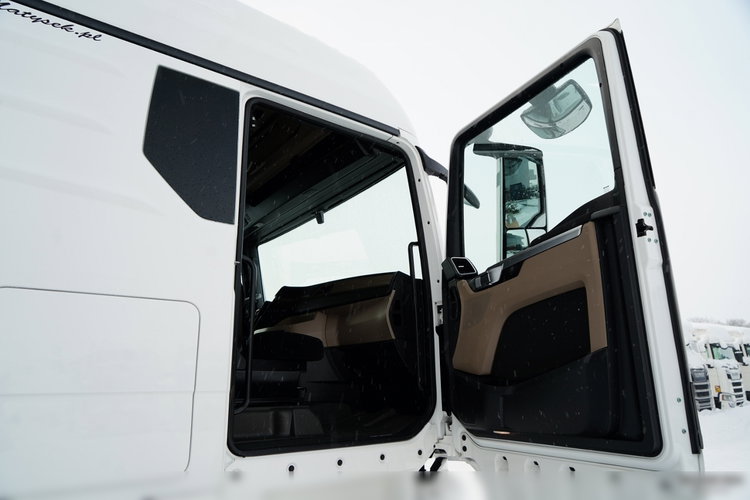 MAN TGX 18.470 / GM / RETARDER / KLIMA POSTOJOWA /  NAVI  zdjęcie 38