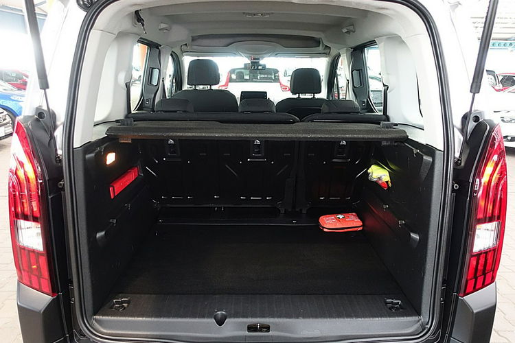 Peugeot RIFTER 130KM ALLURE+NAVI+2xKlima GWARANCJA 1WŁ Kraj Bezwyp  FV23% zdjęcie 9