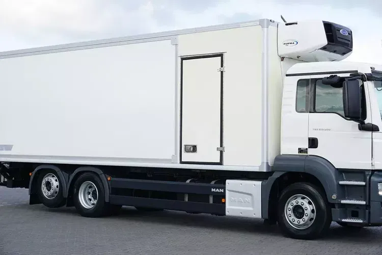 MAN TGS / 26.360 / EURO 6 / CHŁODNIA + WINDA / 20 PALET zdjęcie 16