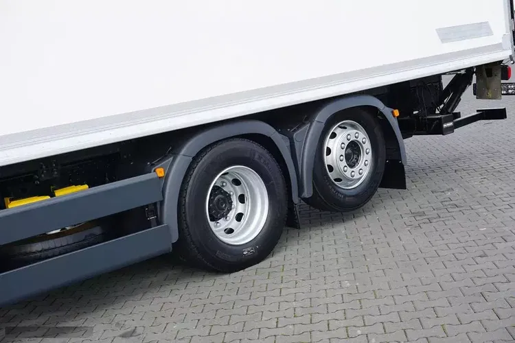 MAN TGS / 26.360 / EURO 6 / CHŁODNIA + WINDA / 20 PALET zdjęcie 39