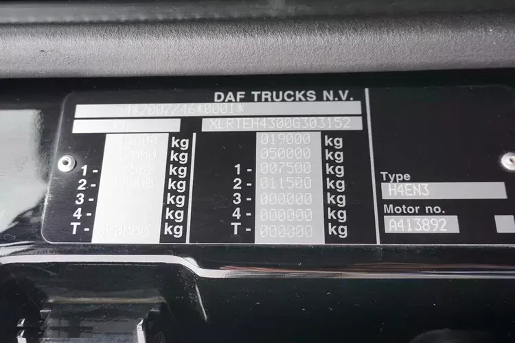 Volvo / 106 / 480 / EURO 6 / ACC / MEGA / LOW DECK / SUPER SPACE CAB zdjęcie 11