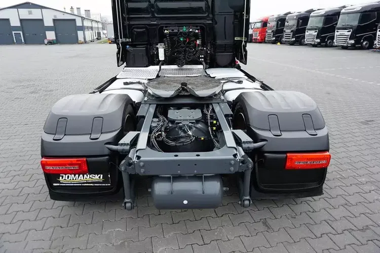 Volvo / 106 / 480 / EURO 6 / ACC / MEGA / LOW DECK / SUPER SPACE CAB zdjęcie 16