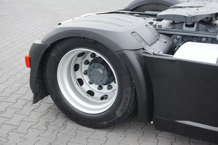 Volvo / 106 / 480 / EURO 6 / ACC / MEGA / LOW DECK / SUPER SPACE CAB zdjęcie 19