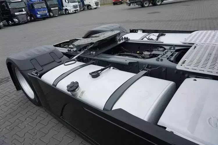 Volvo / 106 / 480 / EURO 6 / ACC / MEGA / LOW DECK / SUPER SPACE CAB zdjęcie 30