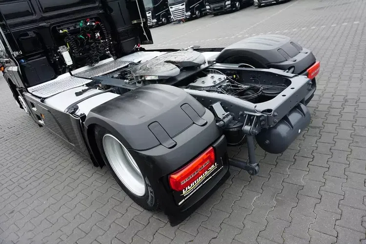 Volvo / 106 / 480 / EURO 6 / ACC / MEGA / LOW DECK / SUPER SPACE CAB zdjęcie 32