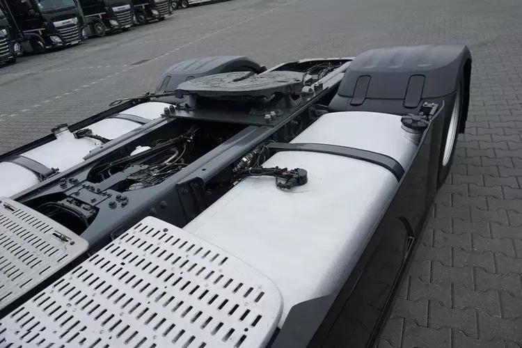 Volvo / 106 / 480 / EURO 6 / ACC / MEGA / LOW DECK / SUPER SPACE CAB zdjęcie 35