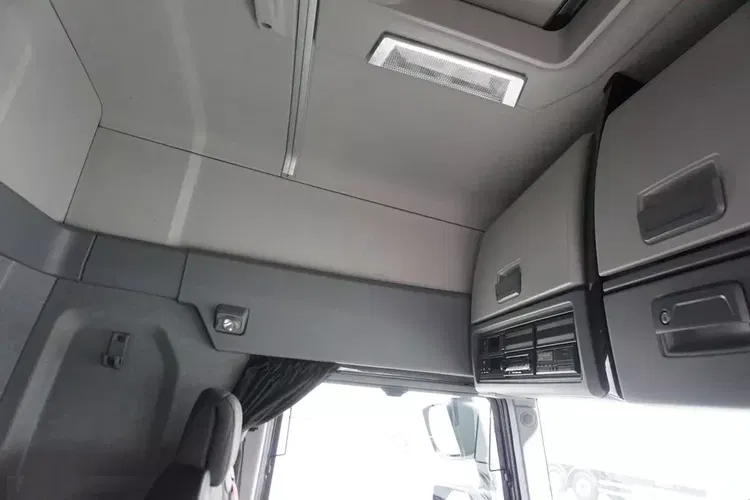 Renault / T 460 / EURO 6 / ACC / RETARDER / SLEEPER CAB zdjęcie 40