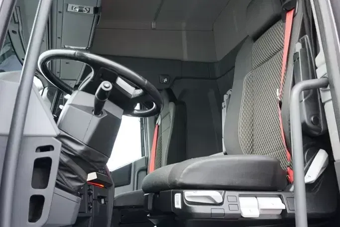 Renault / T 460 / EURO 6 / ACC / RETARDER / SLEEPER CAB zdjęcie 7