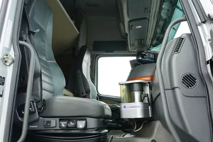 Volvo / FH / 520 / 8 X 2 / SKRZYNIOWY + HDS / PM 85 SP + JIB J 1204 / WYSIĘG 31.9 M zdjęcie 10