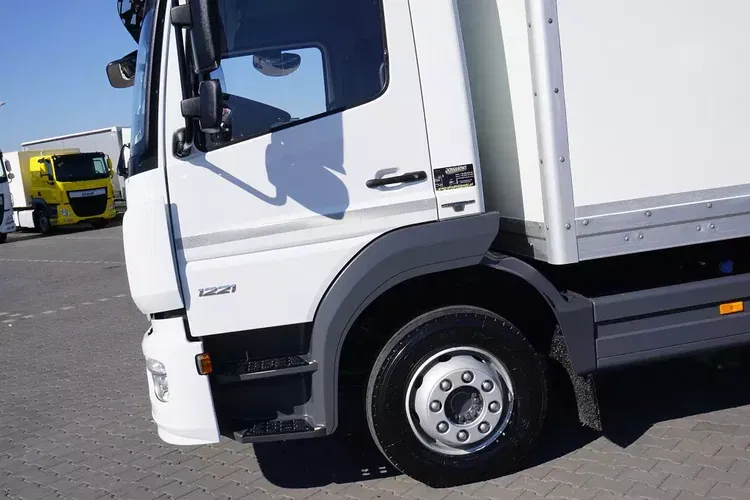 Mercedes ATEGO / 1221 / ACC / EURO 6 / KONTENER + WINDA / 17 PALET zdjęcie 18