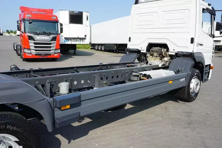 Mercedes ATEGO / 1523 / ACC / EURO 6 / PODWOZIE DO ZABUDOWY / DŁ. 6,75 M zdjęcie 14