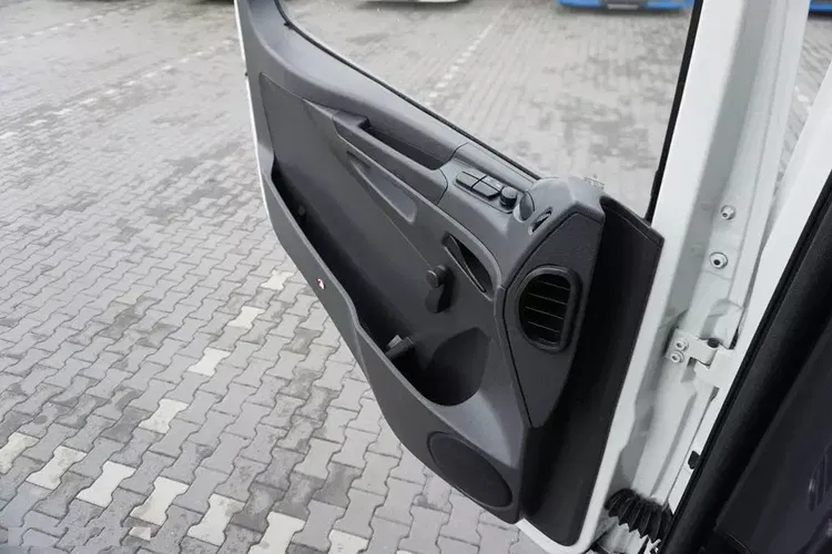 Mercedes ATEGO / 1523 / ACC / EURO 6 / PODWOZIE DO ZABUDOWY / DŁ. 6,75 M zdjęcie 21