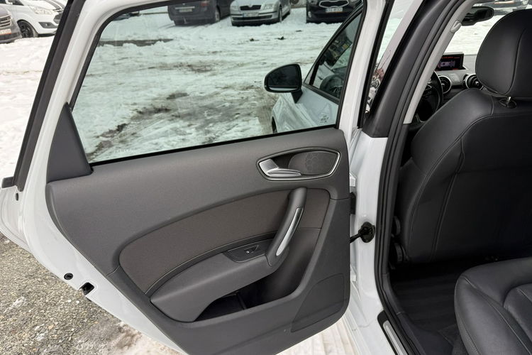 Audi A1 Skóra. Ksenon. Led . Navi . S-Line. zdjęcie 14