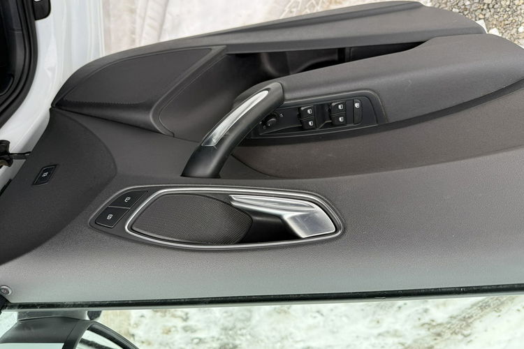 Audi A1 Skóra. Ksenon. Led . Navi . S-Line. zdjęcie 17