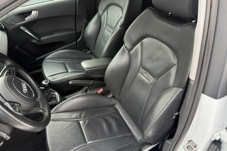 Audi A1 Skóra. Ksenon. Led . Navi . S-Line. zdjęcie 18