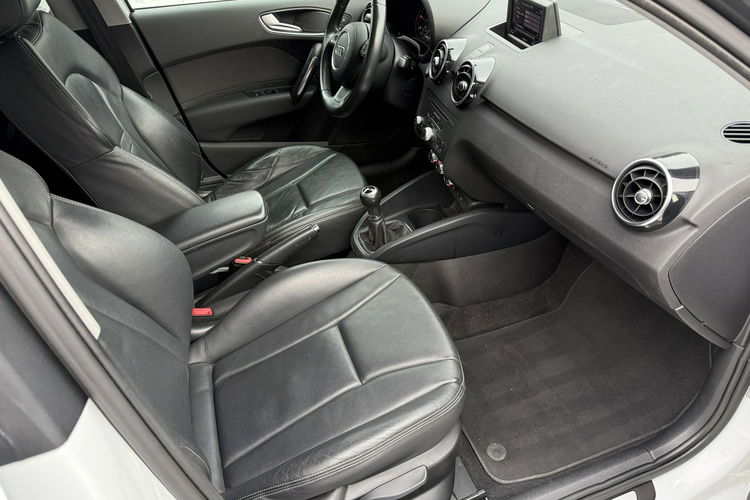 Audi A1 Skóra. Ksenon. Led . Navi . S-Line. zdjęcie 30