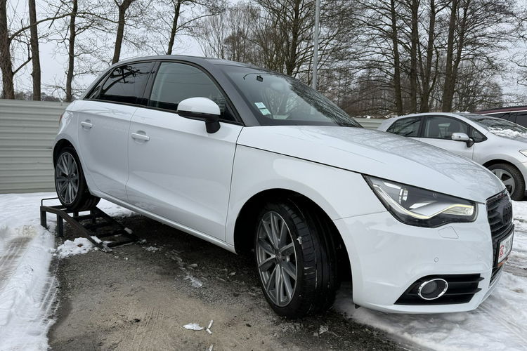 Audi A1 Skóra. Ksenon. Led . Navi . S-Line. zdjęcie 4
