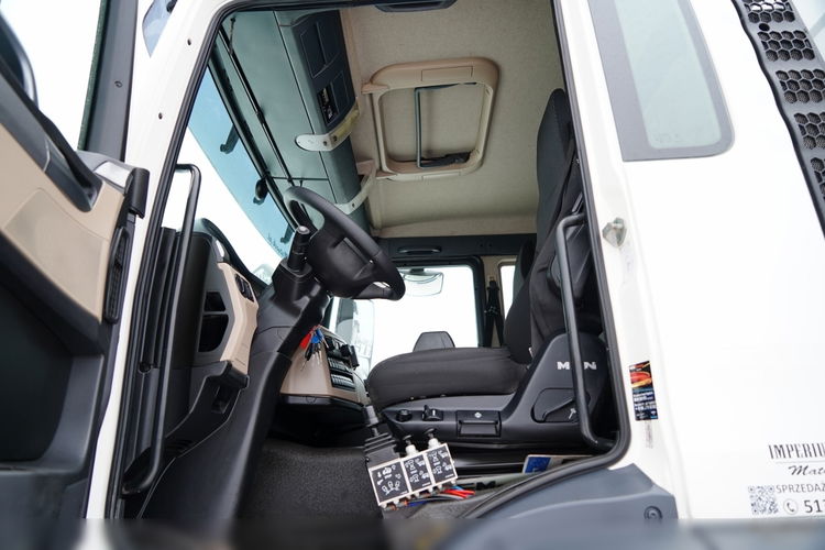 MAN TGS 35.420 / 8X4 / WYWROTKA TYLNOZSYPOWA / HYDROKLAPA / PLANDEKA ELEKTRYCZNA / AUTOMAT / EURO 6  zdjęcie 32